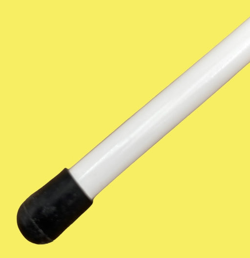 MALA vimpelstang til rytmisk gymnastik.
Klassisk hvid vimpelstang i glasfiber, med endeprop i gummi, samt øje og svirvel til vimpelmontering.
Rigtig god kvalitet. 
Designet til at give gymnasten optimal effekt af koreografier, sving og kast med vimplen. 
Fås i to længder, 45 cm til børn/junior og 57 cm til voksne gymnaster. 
